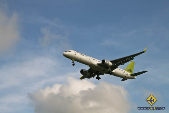 Boeing 757-256